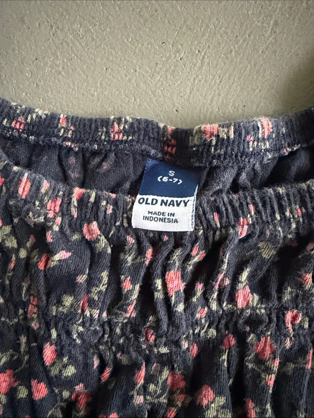 Old Navy Pink Ribbed Henley Top & Blue Floral Smocked Puff Sleeve Top Size Small